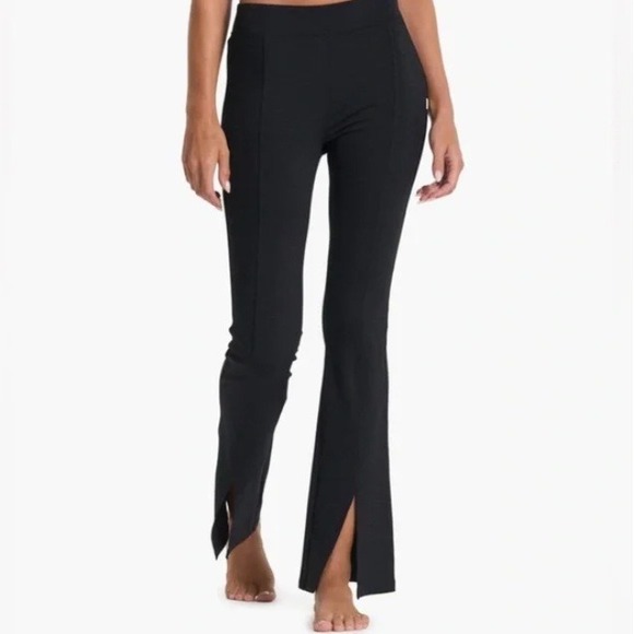Vuori Black Split Leg Flared Leggings High Rise Yoga Pants Seam Detail S - Picture 3 of 10